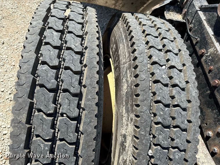image for item EV6151 1982 Ford LN9000 semi truck