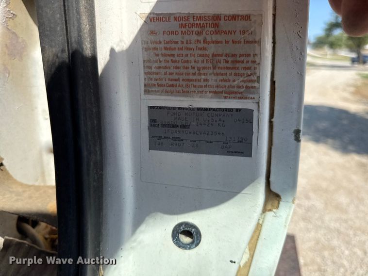 image for item EV6151 1982 Ford LN9000 semi truck