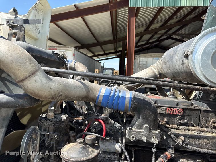 image for item EV6207 1996 Freightliner FLD semi truck