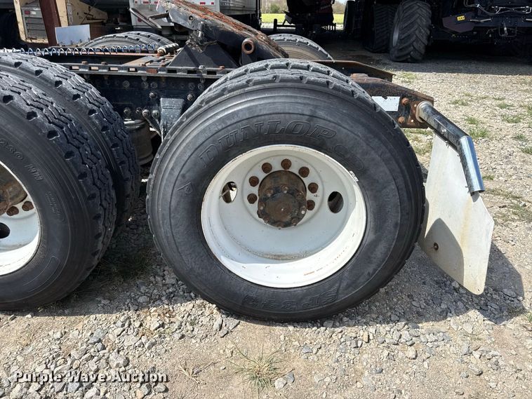 image for item EV6207 1996 Freightliner FLD semi truck