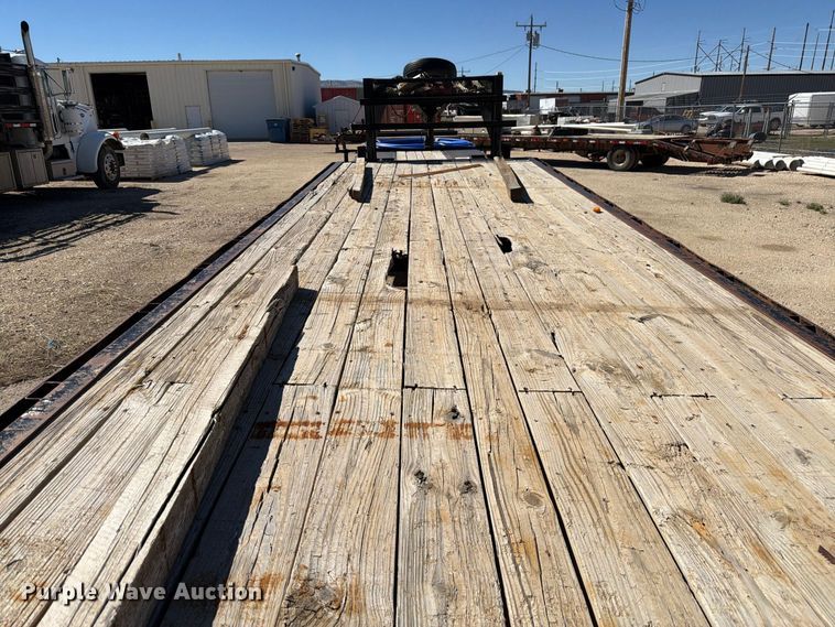 image for item EW2237 2009 Delta Manufacturing  FS equipment trailer