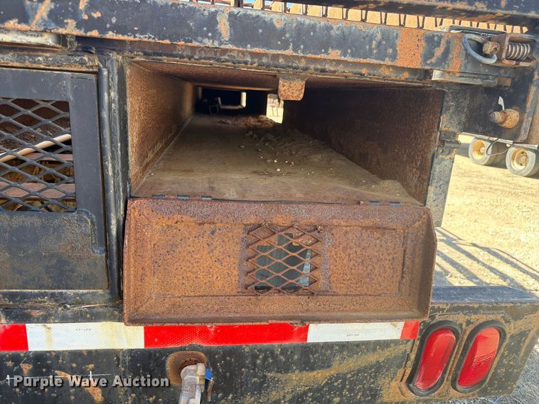 image for item EW2238 1998 Peterbilt 379 flatbed truck