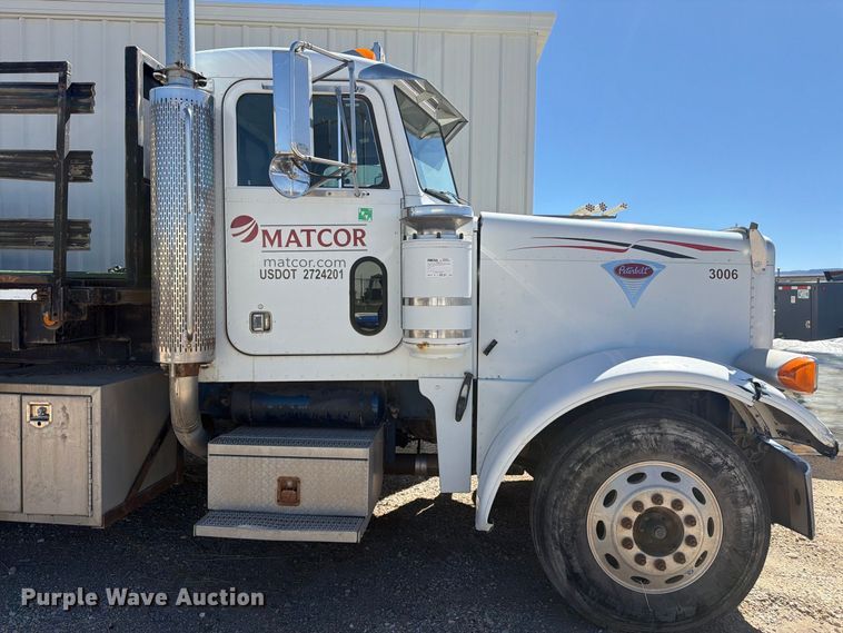 image for item EW2238 1998 Peterbilt 379 flatbed truck