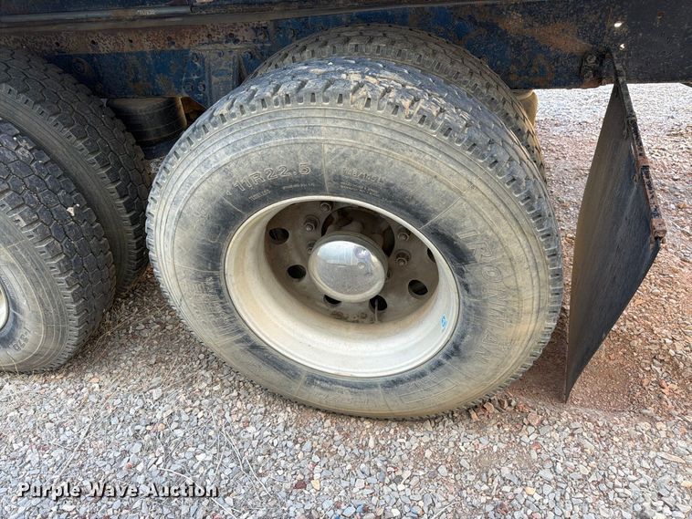 image for item EW2238 1998 Peterbilt 379 flatbed truck