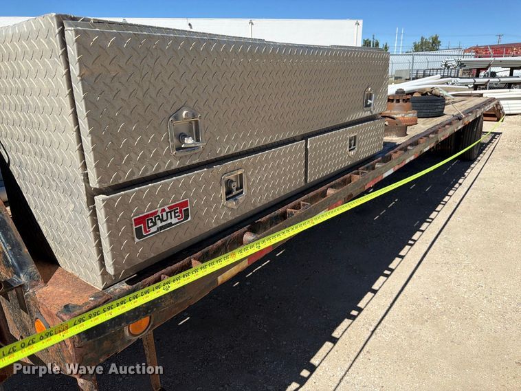 image for item EW2242 2014 PJ equipment trailer