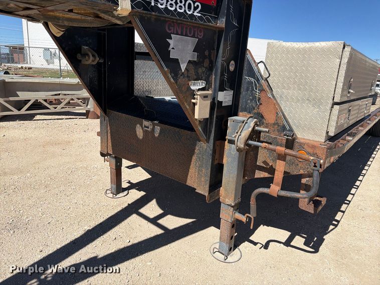 image for item EW2242 2014 PJ equipment trailer