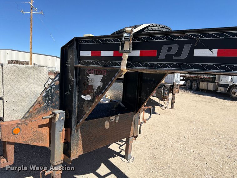 image for item EW2242 2014 PJ equipment trailer