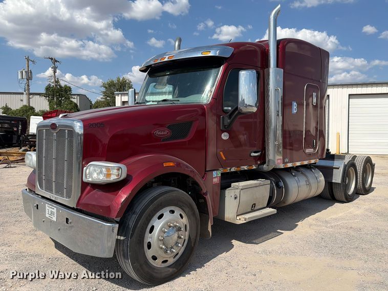 2020 Peterbilt 567 semi truck