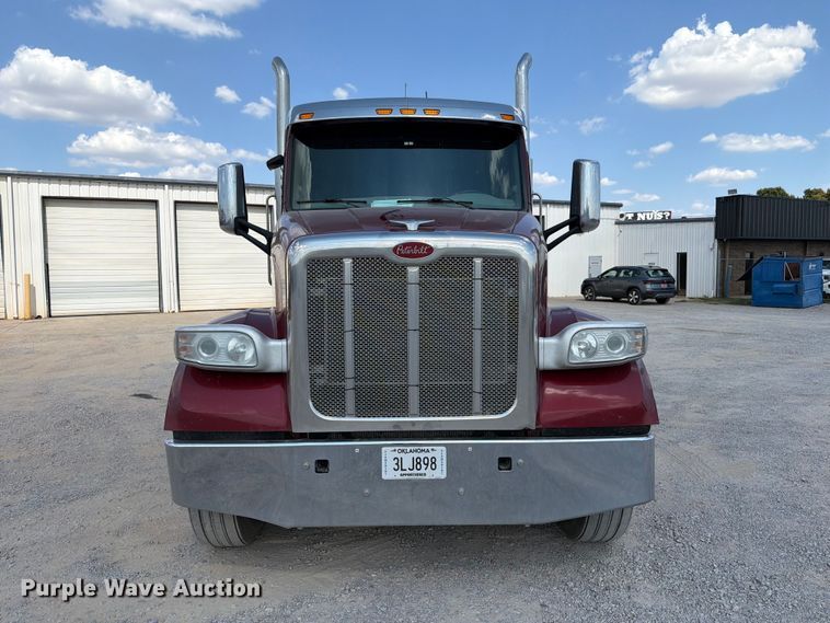 image for item EW8844 2020 Peterbilt 567 semi truck