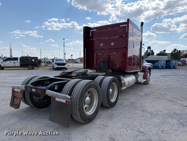 image for item EW8844 2020 Peterbilt 567 semi truck