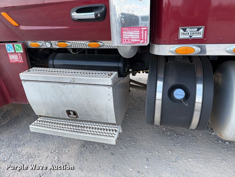 image for item EW8844 2020 Peterbilt 567 semi truck