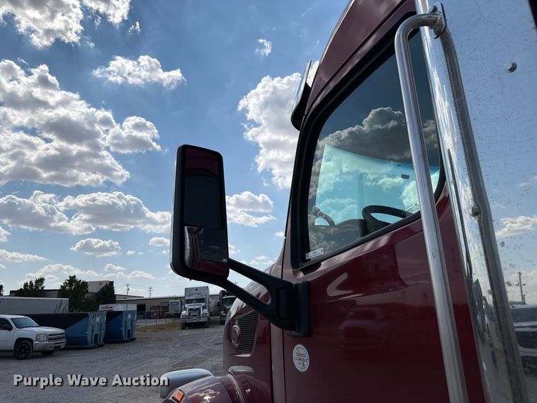image for item EW8844 2020 Peterbilt 567 semi truck