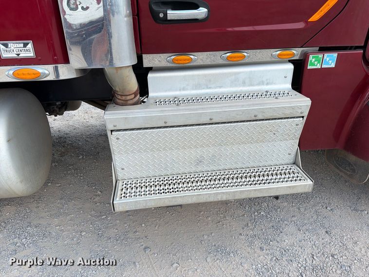 image for item EW8844 2020 Peterbilt 567 semi truck