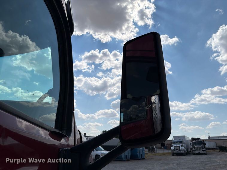 image for item EW8844 2020 Peterbilt 567 semi truck