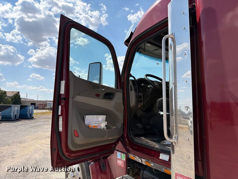 image for item EW8844 2020 Peterbilt 567 semi truck