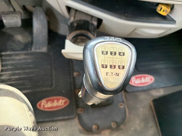 image for item EW8844 2020 Peterbilt 567 semi truck