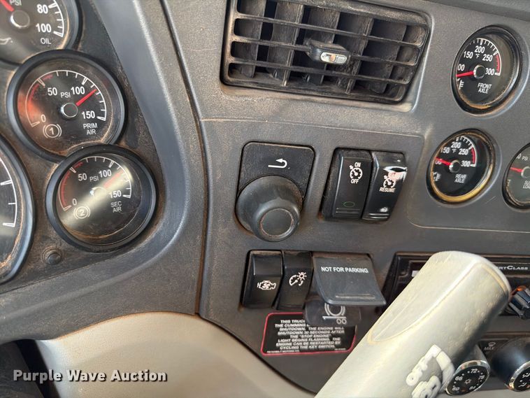 image for item EW8844 2020 Peterbilt 567 semi truck