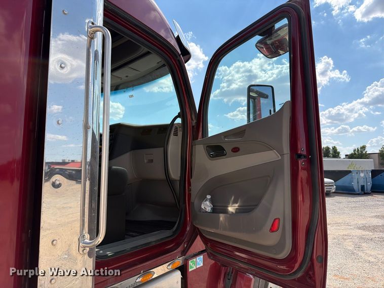 image for item EW8844 2020 Peterbilt 567 semi truck