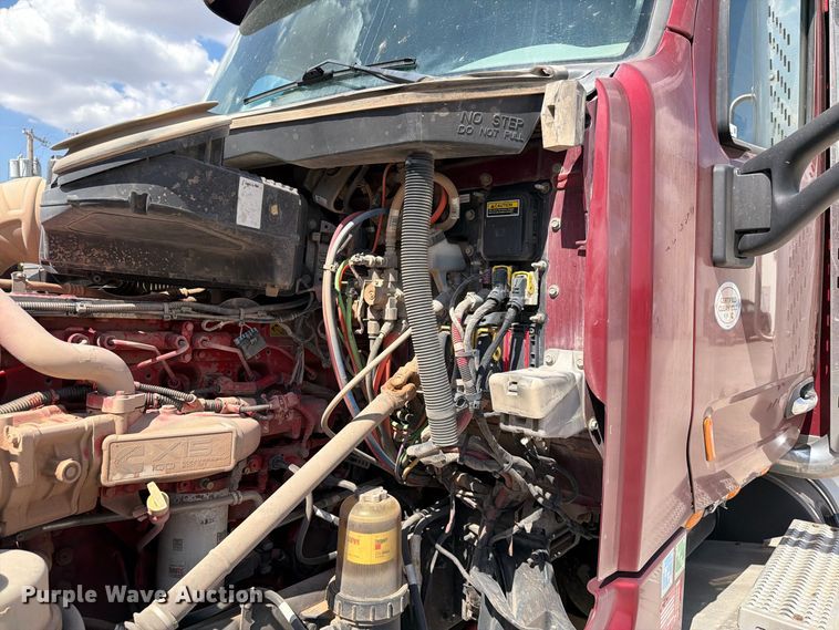 image for item EW8844 2020 Peterbilt 567 semi truck