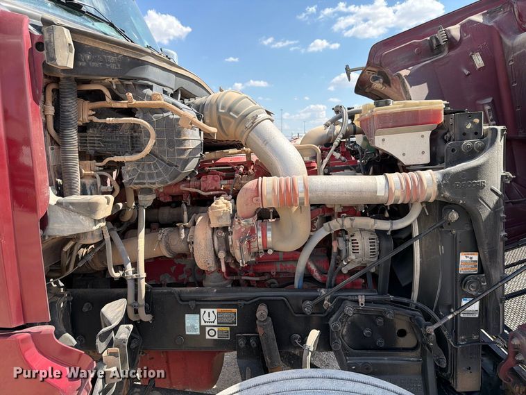 image for item EW8844 2020 Peterbilt 567 semi truck