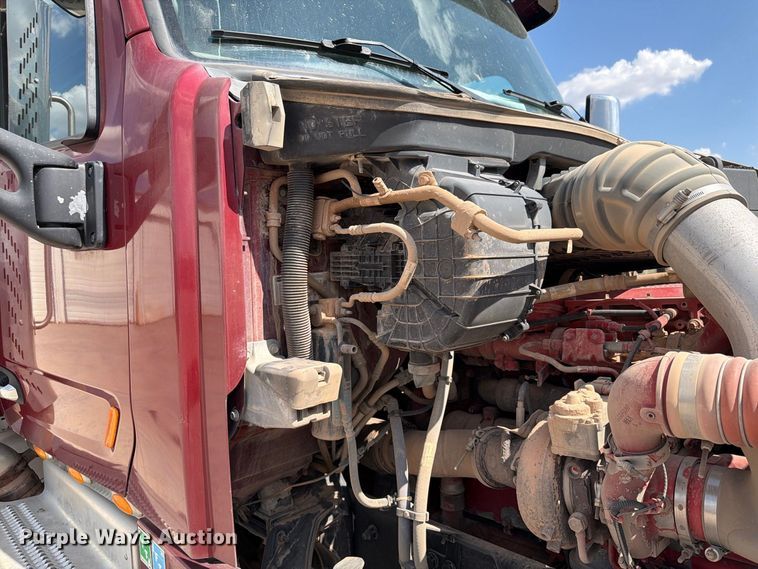 image for item EW8844 2020 Peterbilt 567 semi truck