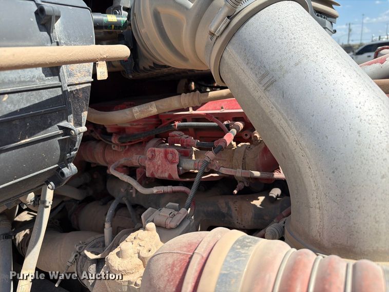 image for item EW8844 2020 Peterbilt 567 semi truck