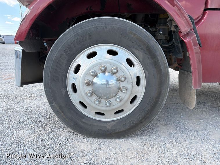 image for item EW8844 2020 Peterbilt 567 semi truck