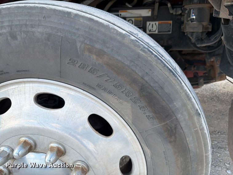 image for item EW8844 2020 Peterbilt 567 semi truck