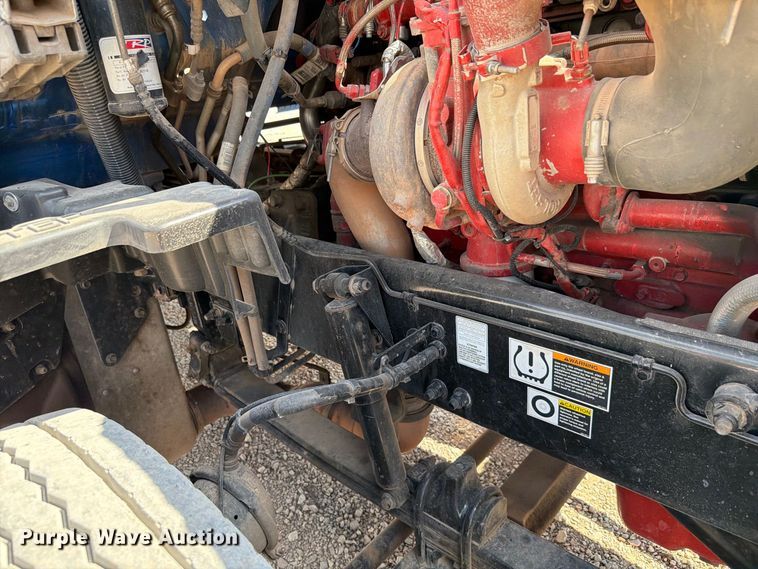 image for item EW8845 2016 Peterbilt 579 semi truck