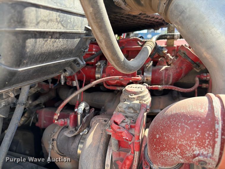image for item EW8845 2016 Peterbilt 579 semi truck