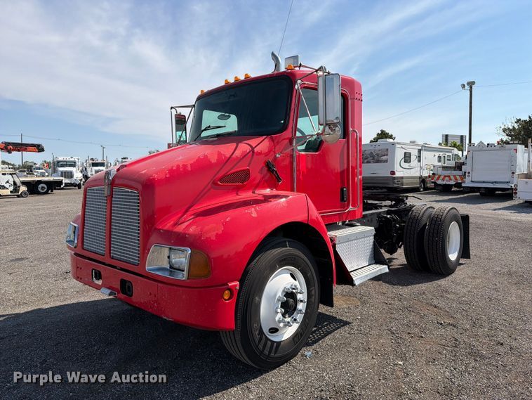 image for item FB5095 2004 Kenworth T300 semi truck