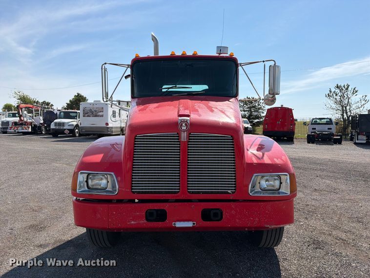 image for item FB5095 2004 Kenworth T300 semi truck