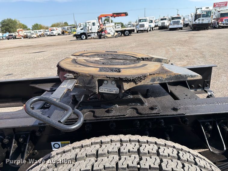 image for item FB5095 2004 Kenworth T300 semi truck