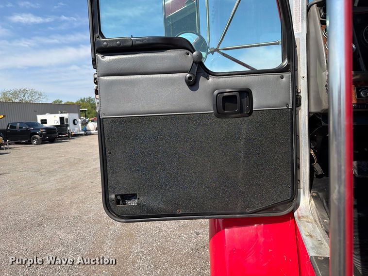 image for item FB5095 2004 Kenworth T300 semi truck