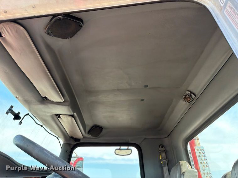 image for item FB5095 2004 Kenworth T300 semi truck