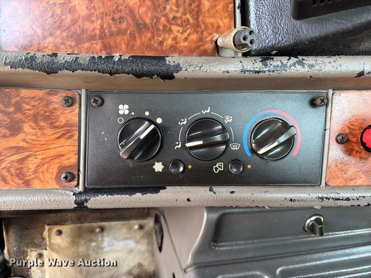 image for item FB5095 2004 Kenworth T300 semi truck