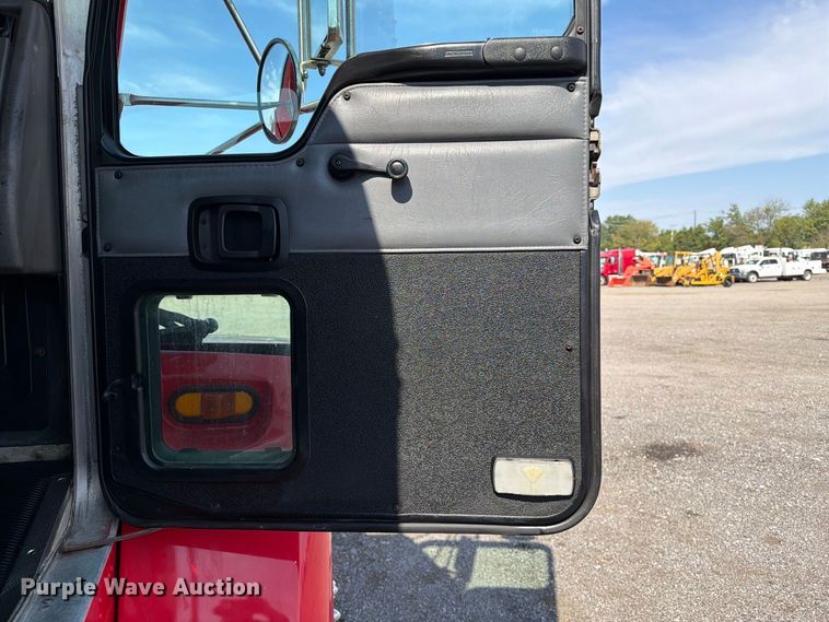 image for item FB5095 2004 Kenworth T300 semi truck