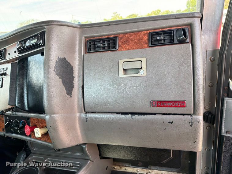 image for item FB5095 2004 Kenworth T300 semi truck
