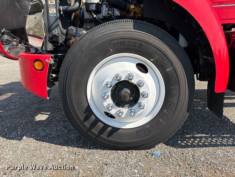 image for item FB5095 2004 Kenworth T300 semi truck