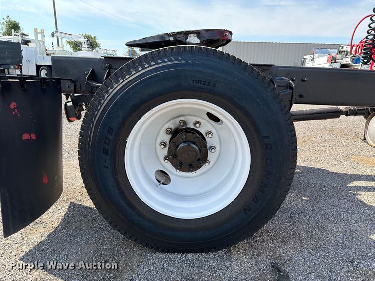 image for item FB5095 2004 Kenworth T300 semi truck