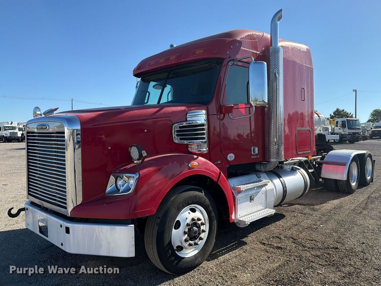 2011 Freightliner Coronado SD semi truck