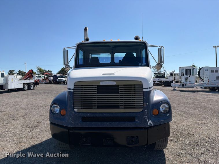 image for item FB5130 1998 Freightliner FL112 semi truck