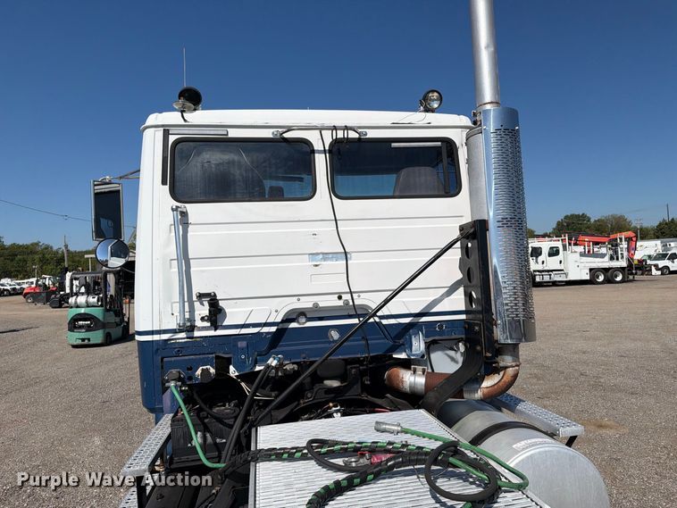 image for item FB5130 1998 Freightliner FL112 semi truck