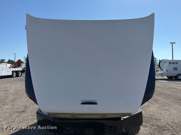 image for item FB5130 1998 Freightliner FL112 semi truck