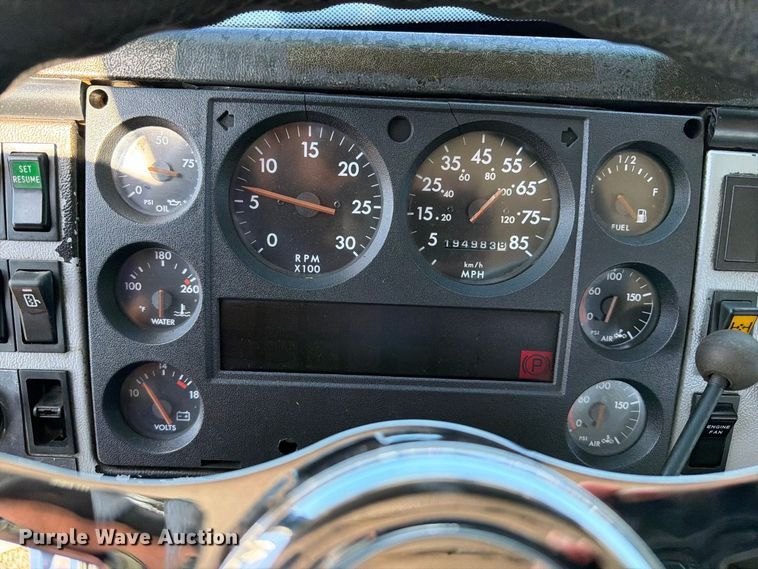 image for item FB5130 1998 Freightliner FL112 semi truck