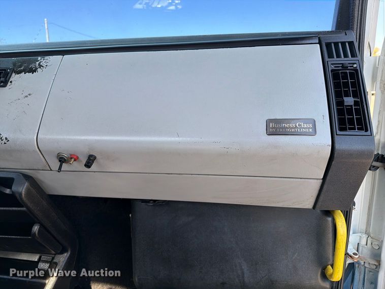 image for item FB5130 1998 Freightliner FL112 semi truck