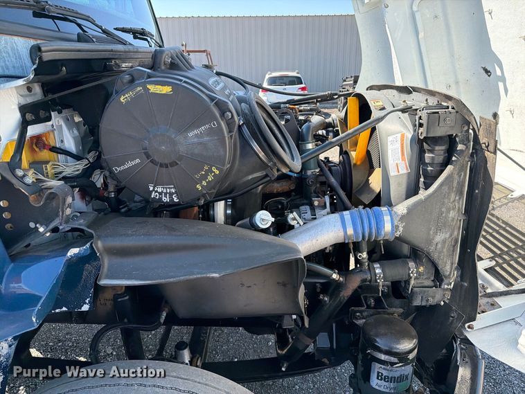 image for item FB5130 1998 Freightliner FL112 semi truck