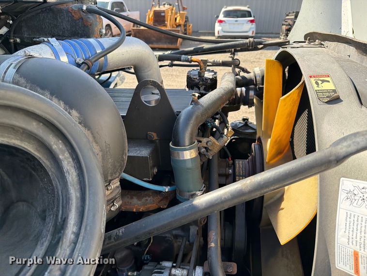 image for item FB5130 1998 Freightliner FL112 semi truck