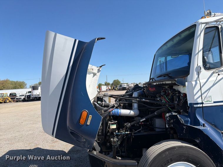 image for item FB5130 1998 Freightliner FL112 semi truck