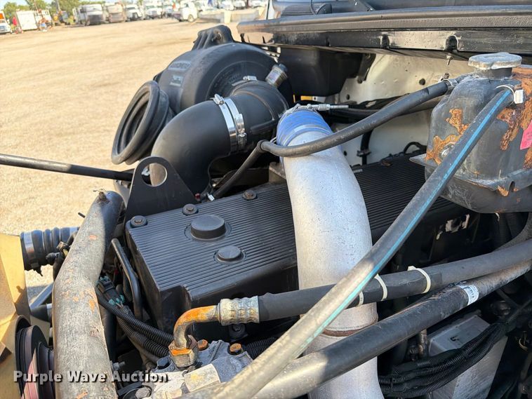 image for item FB5130 1998 Freightliner FL112 semi truck